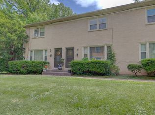 1022 21st St APT B, Rock Island, IL