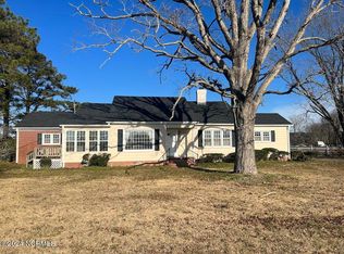 1540 W Hanrahan Rd, Ayden, NC 28513