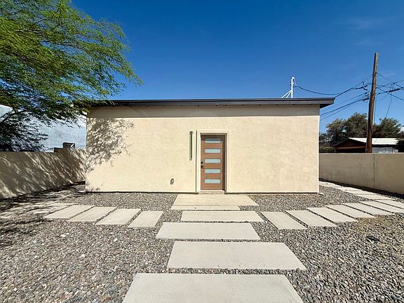 4th image of 722 N Tucson Blvd