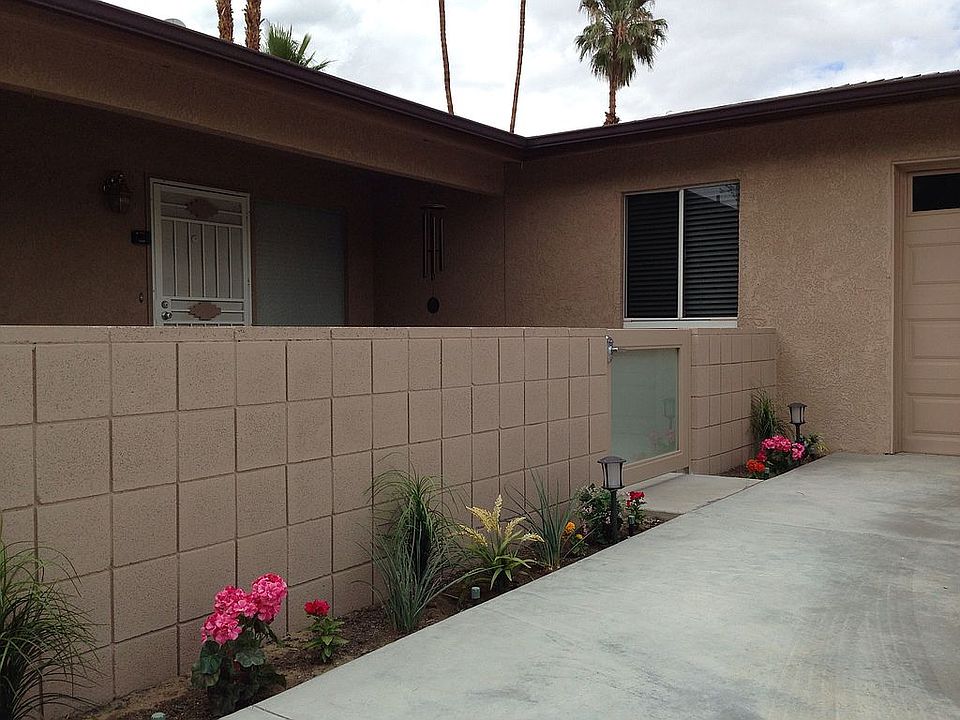 New front courtyard with pav