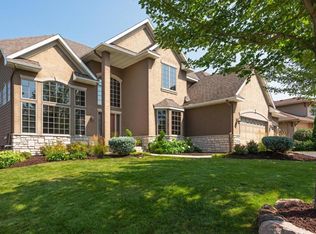 8747 Stonefield Ln, Chanhassen, MN 55317