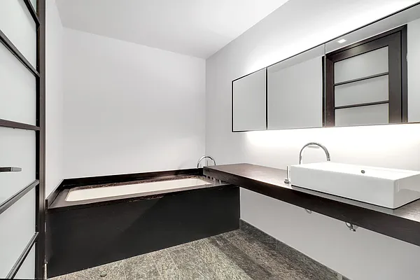 Rented by Kian Realty | media 34