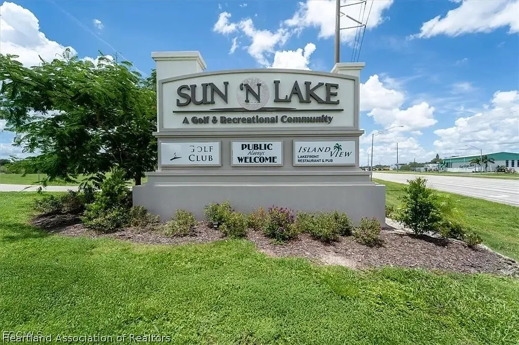 3 bed, 2.0 bath, 2736 sqft, $1,800 — Photo 2