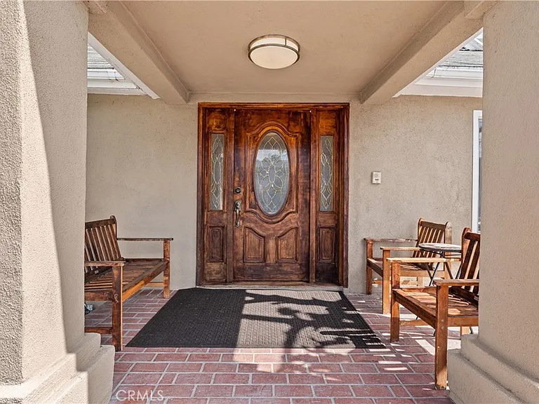 766 N Alexandria Ave — Photo 8
