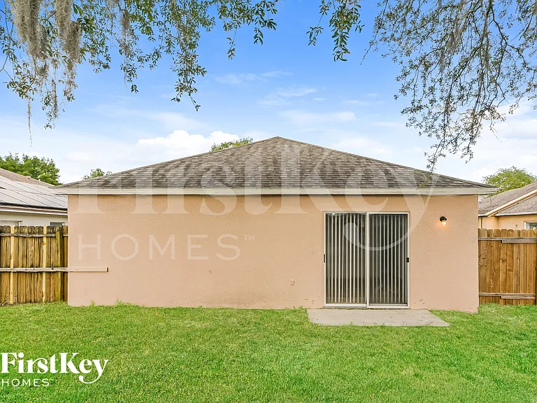 440 Breezeway Dr — Photo 18