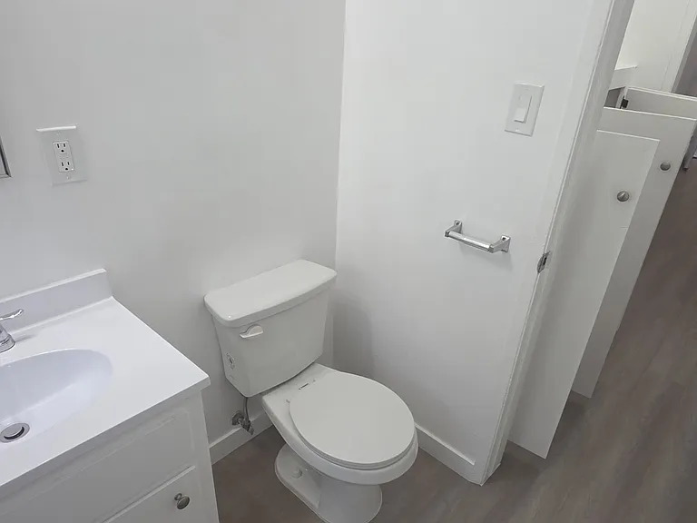 12316 Pacific Ave #4 — Photo 13