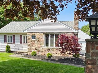 534 Countryside Ln, Webster, NY 14580
