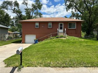 221 Lynn Rd, Excelsior Springs, MO 64024