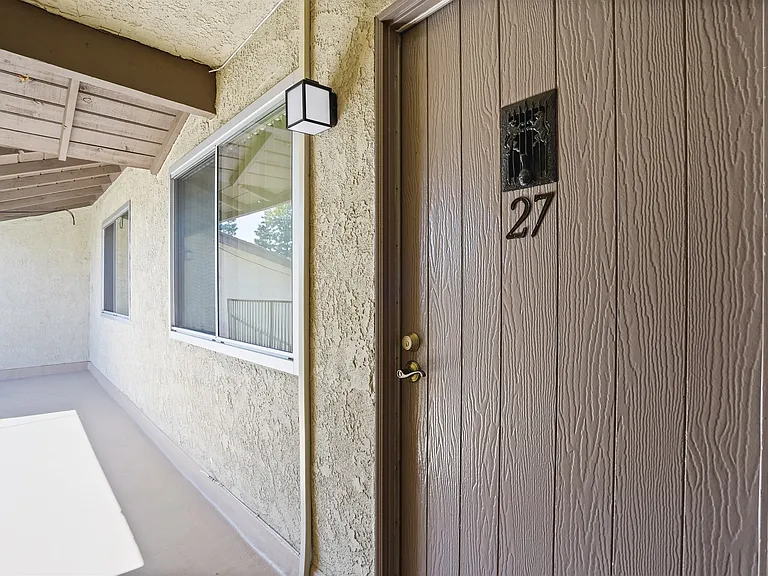 Stonehedge Apartments — Photo 10