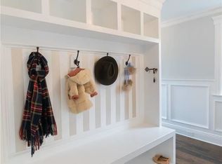 79 Muirfield Rd, Rockville Centre, NY 11570