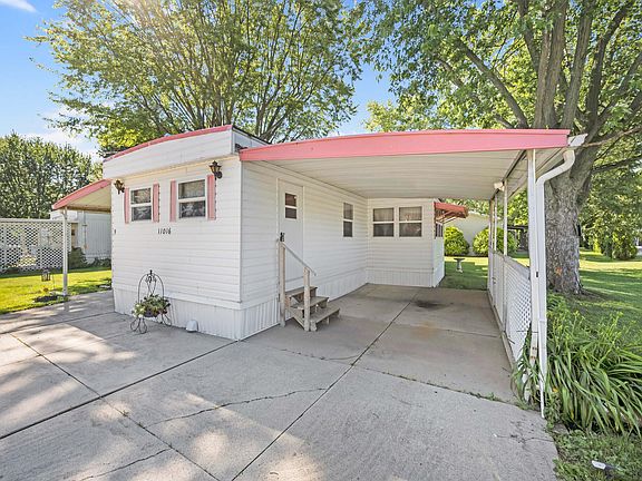 2nd image of 11016 Oak Cir #9