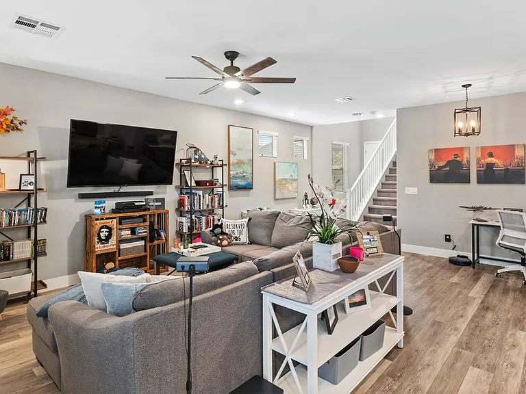7036 Denio Island St — Photo 5