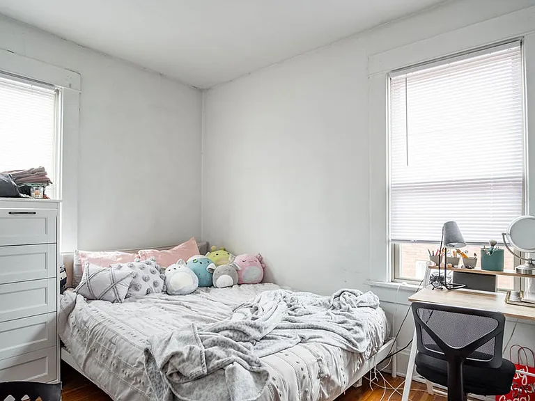 E 13th Ave 240-252 MLR — Photo 14
