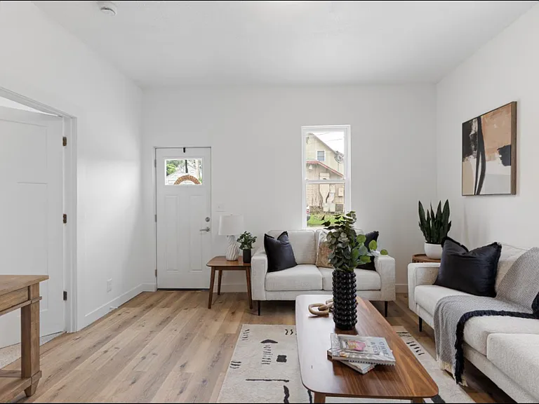 104 E Florence St — Photo 5