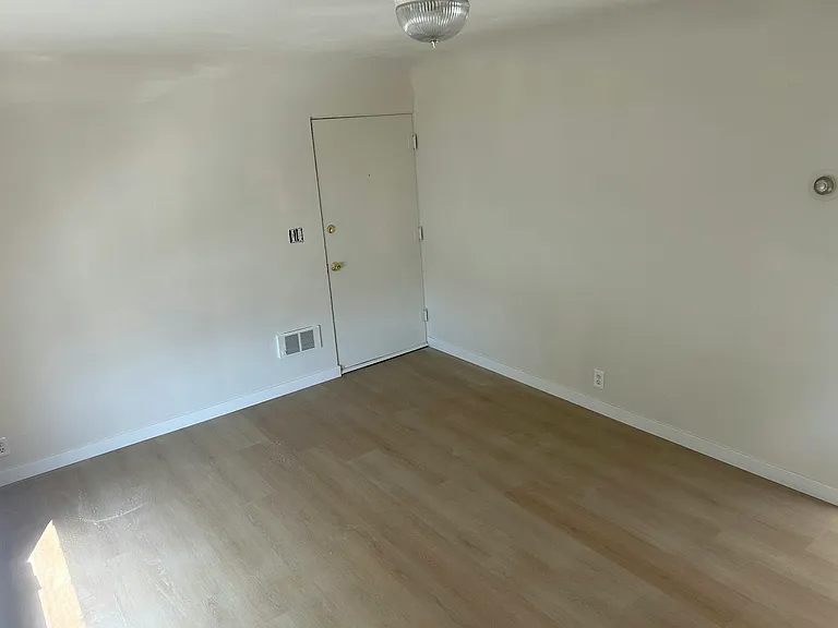 400 W 13th St #1 — Photo 12