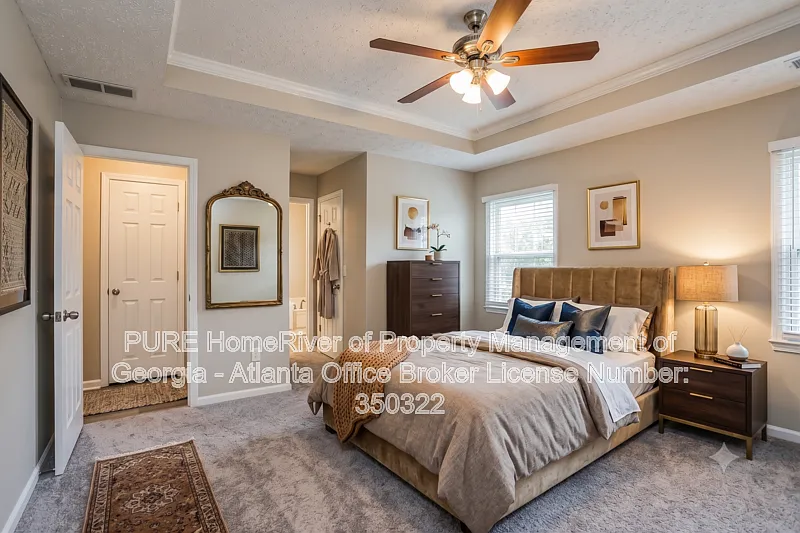 3 bed, 2.0 bath, 1714 sqft, $2,045 — Photo 4