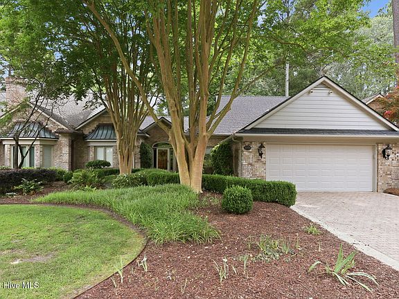 3rd image of 3058 Dartmouth Drive