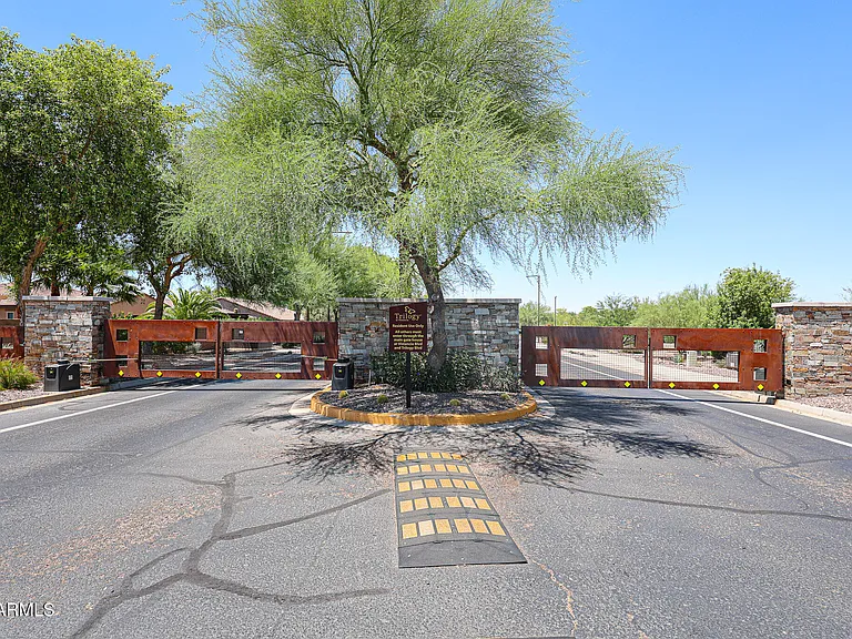 12882 W Katharine Way — Photo 22