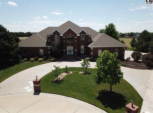 408 Crestview Ct, McPherson, KS 67460