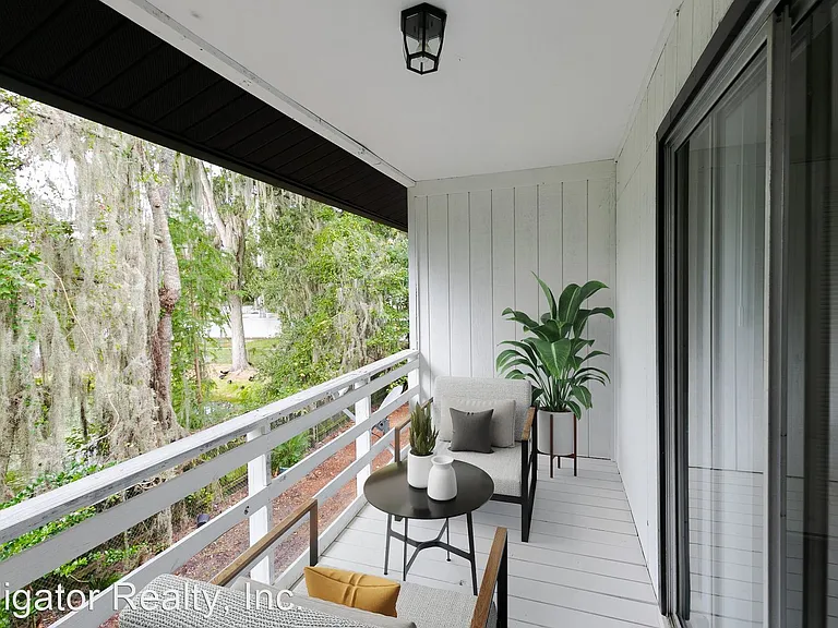 4251 SW 21st Pl — Photo 24