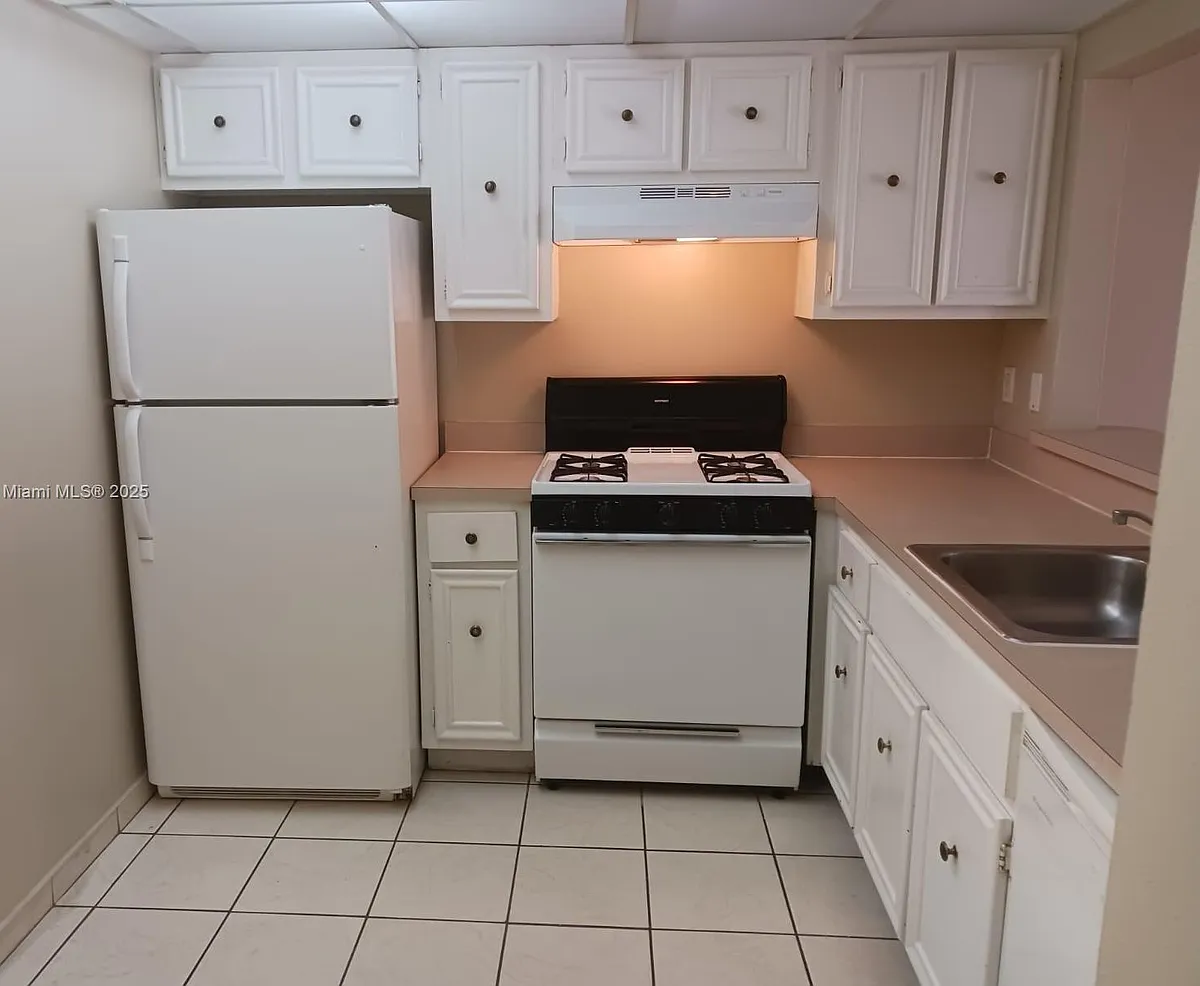 Building Photo - 17901 NW 68th Ave