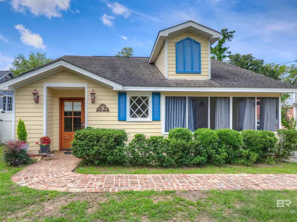 8 White Ave, Fairhope, AL 36532
