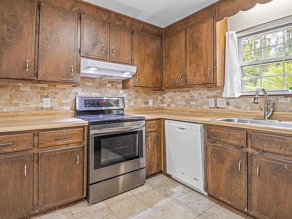 2nd image of 7390 Sandy Creek Dr