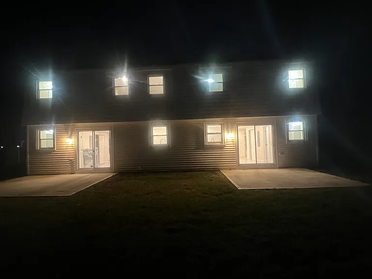 42-44 Adelaide Ave #2 — Photo 4
