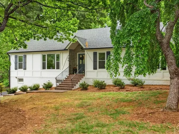 704 Lake Vista Dr, Forest, VA 24551