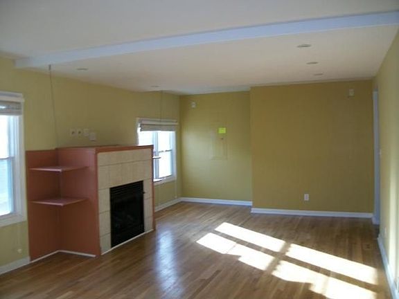 4th image of 5110 Indianola Ave