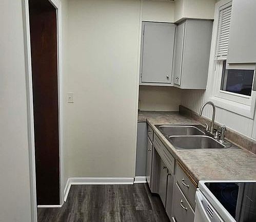 4th image of 438 Goethe St #1