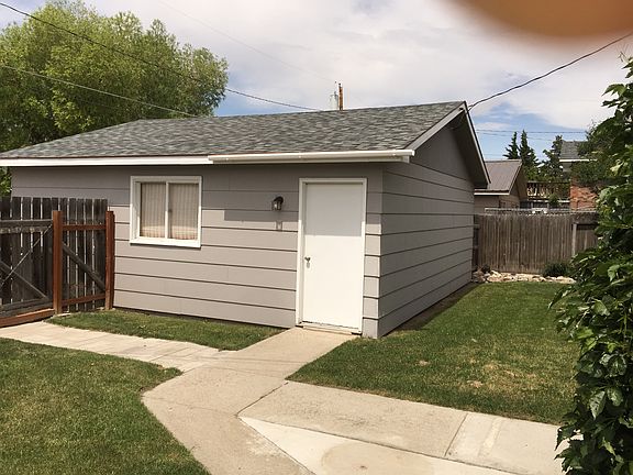 3rd image of 422 10th Ave S