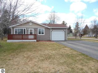 543 N 1st Ave, Tawas City, MI 48763