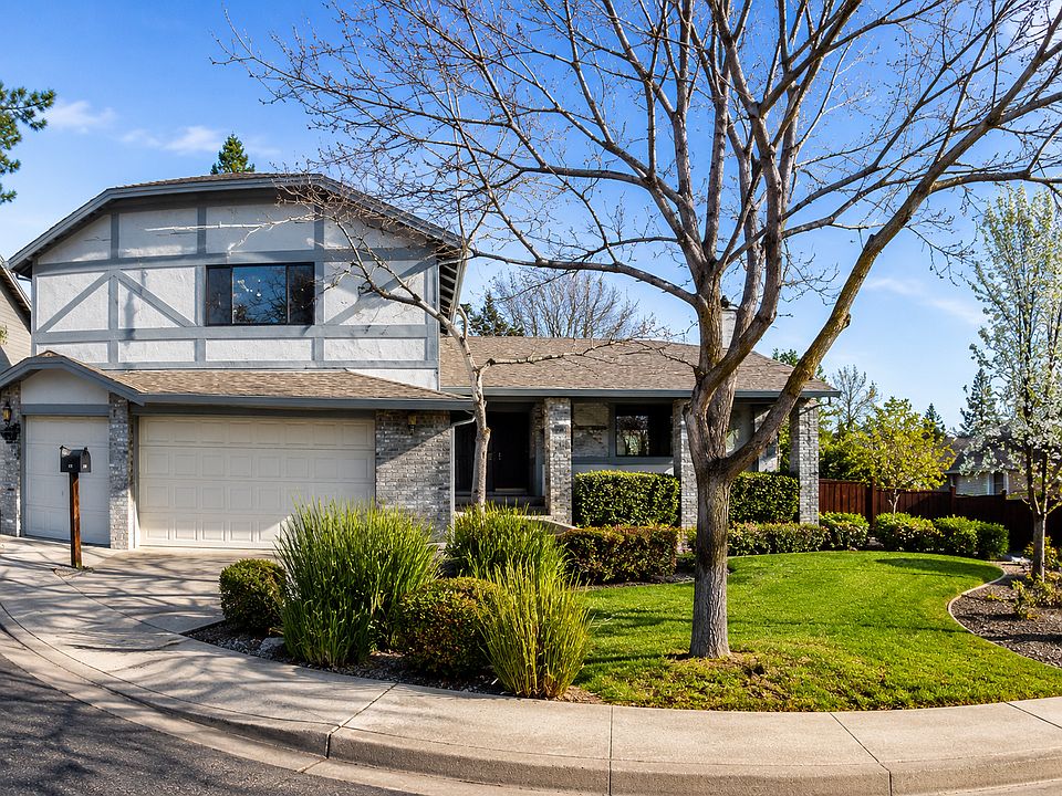 1st image of 2415 Harvard Cir