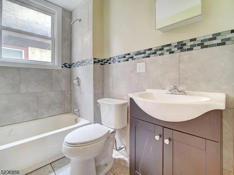 796 S 13th St #C — Photo 8