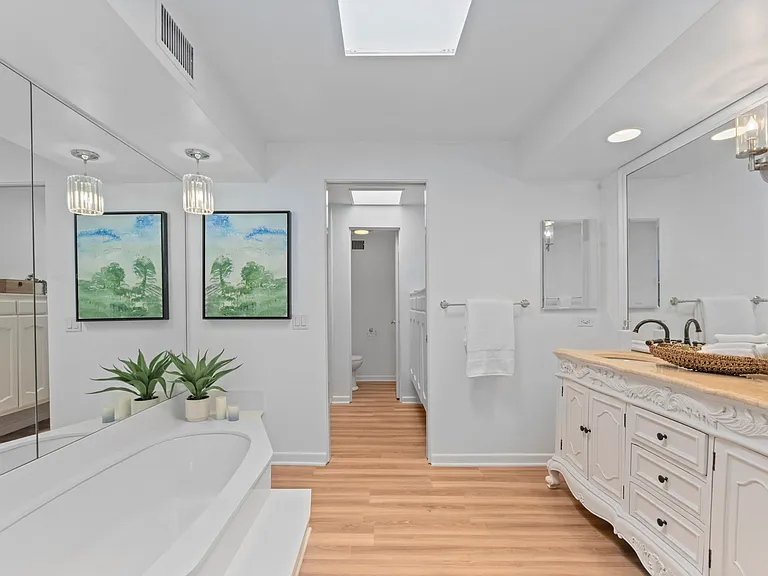 9501 W Olympic Blvd — Photo 34