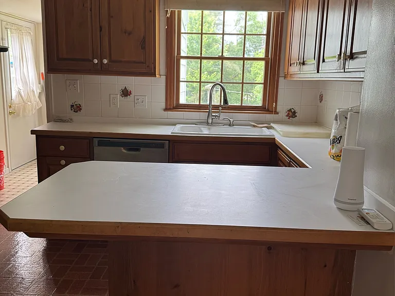 6 Beechwood Rd — Photo 4