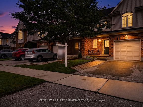 2nd image of 947 Silverfox Cres E