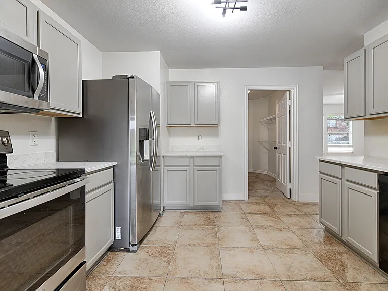 2629 Terrace Dr — Photo 6