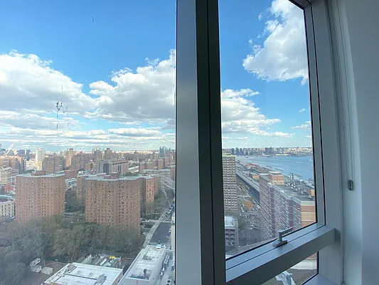 Rented by Gulia Wang, LREB | media 28