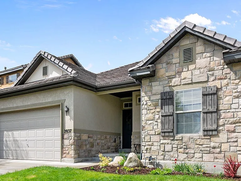 2037 E Brookings Dr — Photo 19