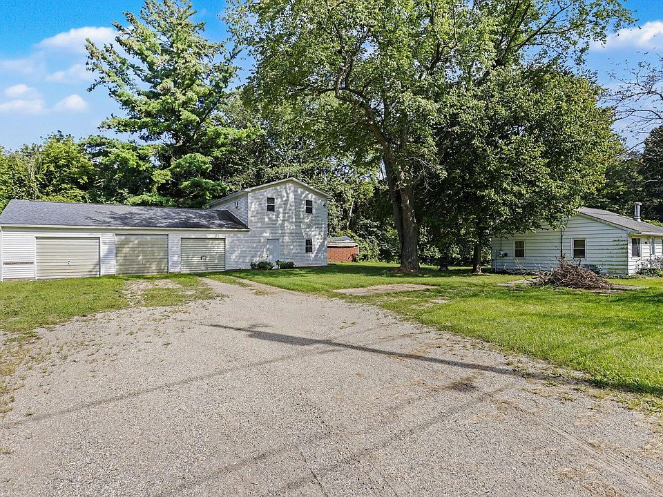 1st image of 9215 1st St