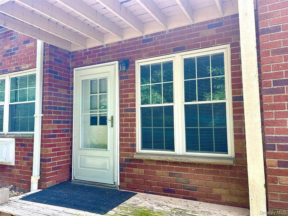 1st image of 4 Colonial Road #100