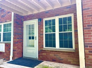 4 Colonial Rd APT 100, Beacon, NY 12508