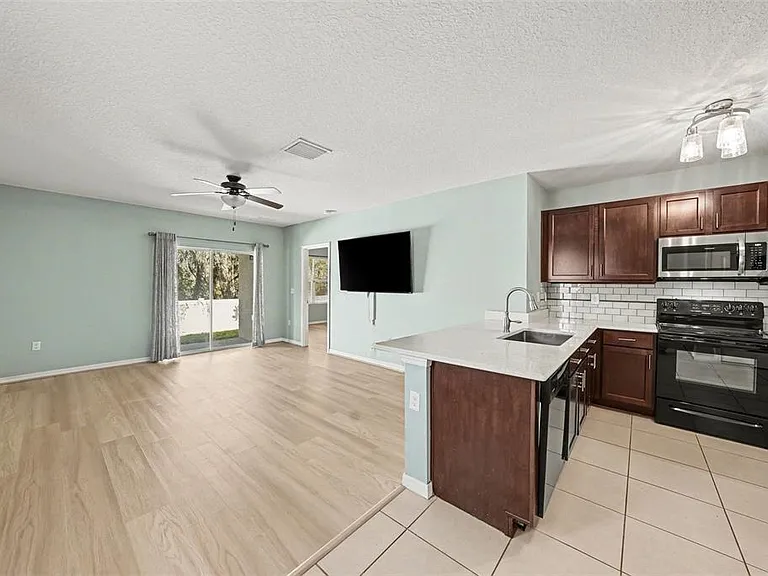 813 Wiltonway Dr — Photo 8