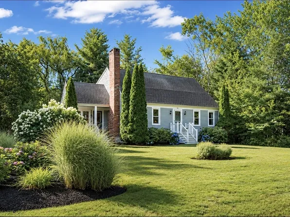 96 Bay State Cir, Hanson, MA 02341