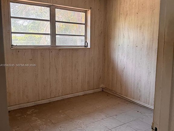 4th image of 12515 SW 85th Avenue Rd