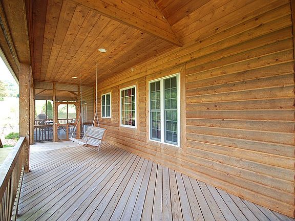 2nd image of 382 Jennings Ln
