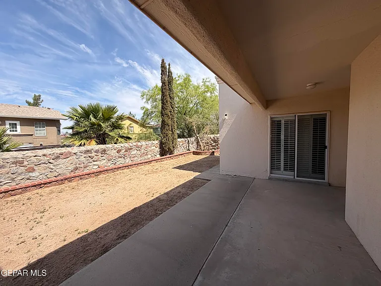 917 Tecate Pl — Photo 37
