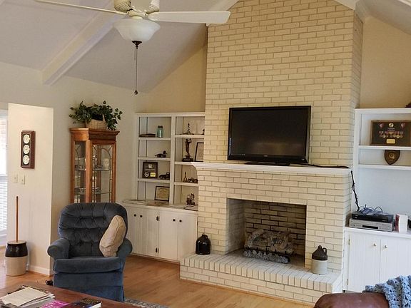 2nd image of 75 Holly Knoll Dr